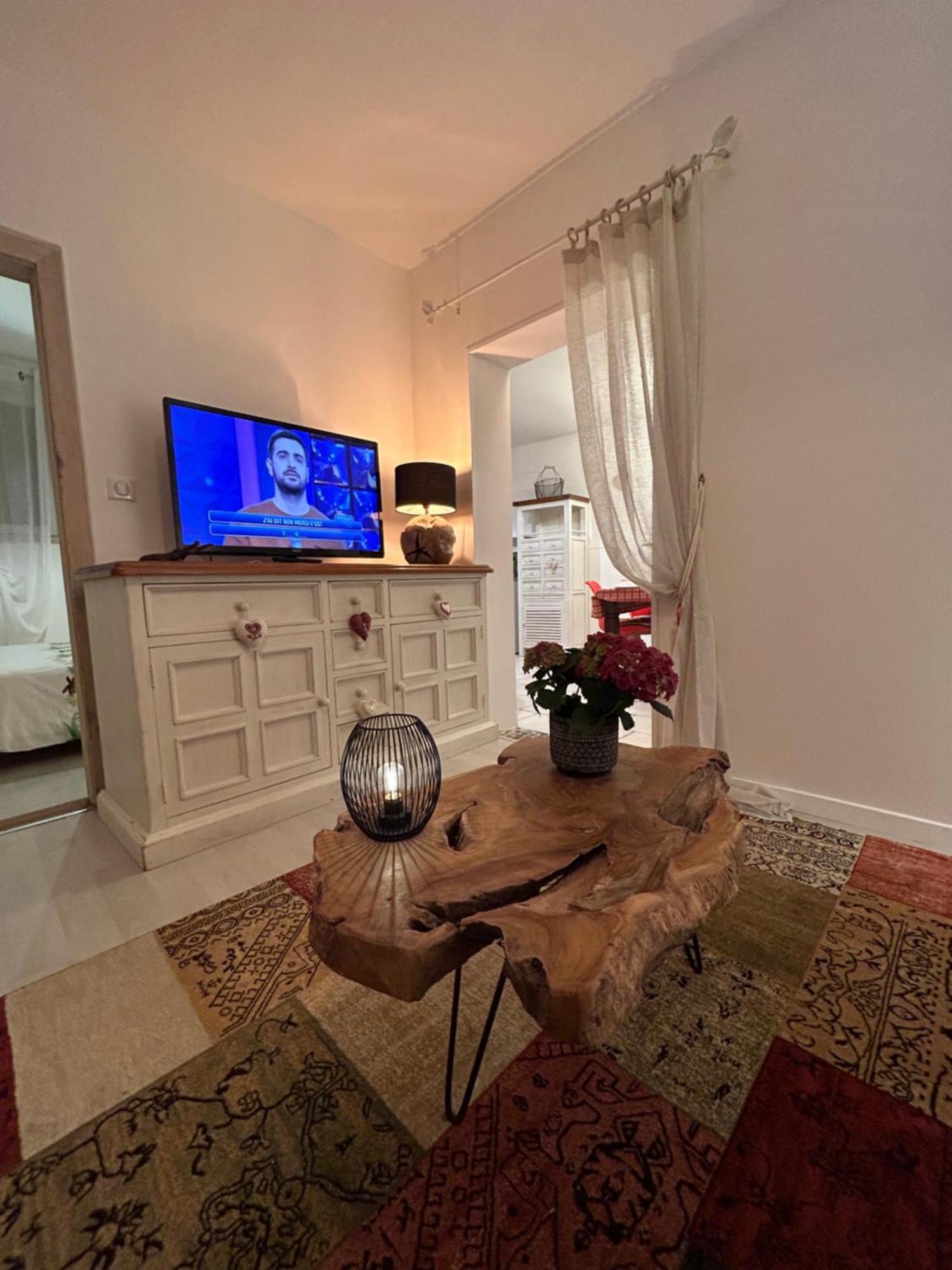 Des Capucins Centre Apartment
